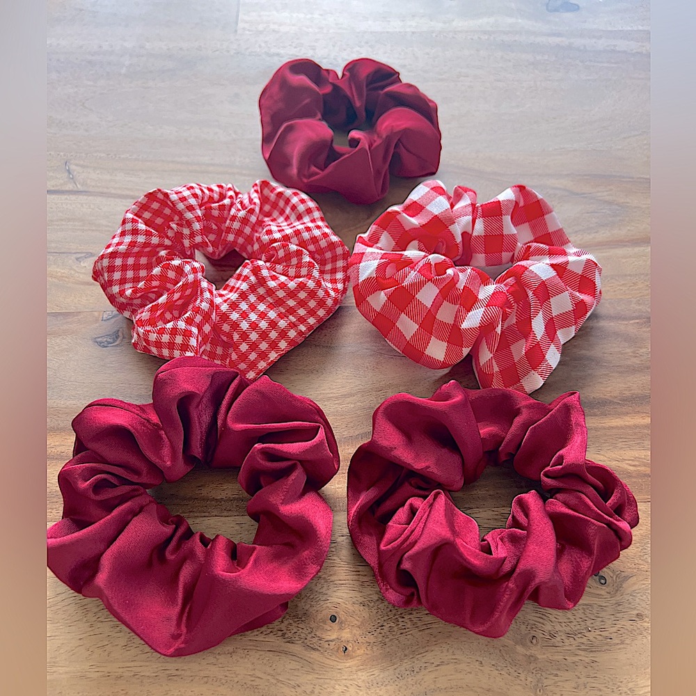 Red and Checkered Scrunchie Set